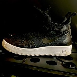 Air Force 1 Ultraforce Mid size 8 mens